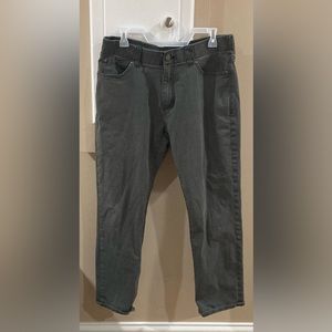 LEE Performance Series: Extreme Motion (athletic tapered leg)